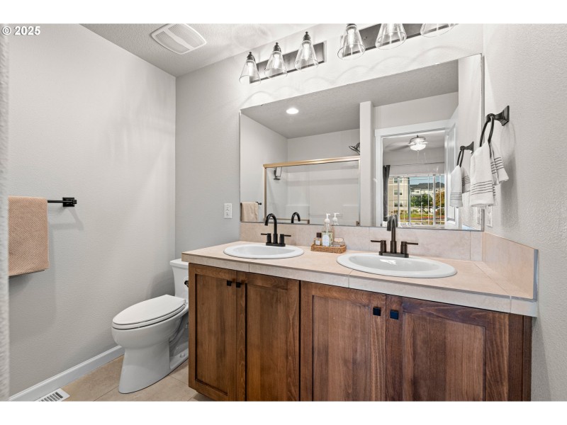 Owner's Suite Bathroom