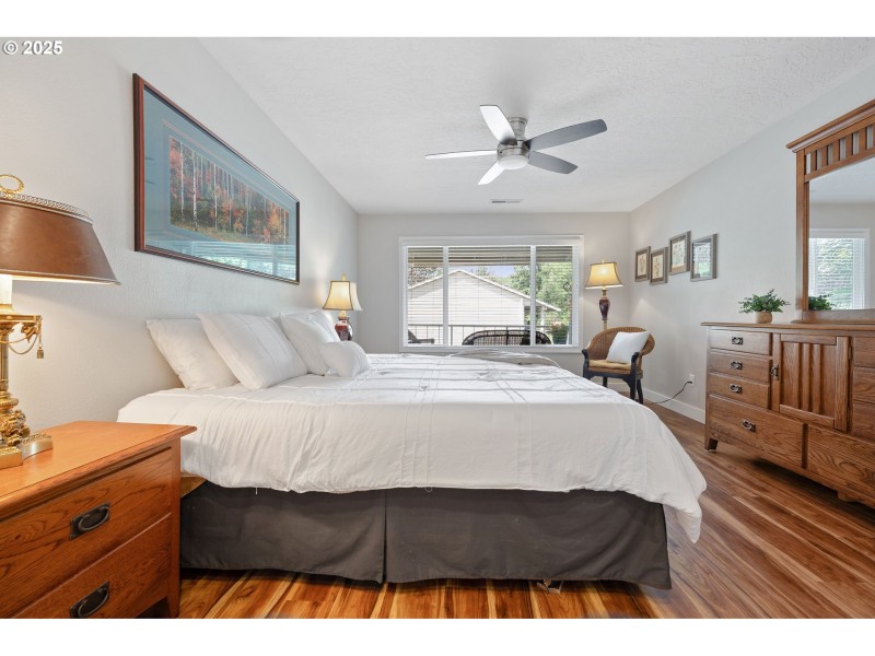 Bedroom, Primary