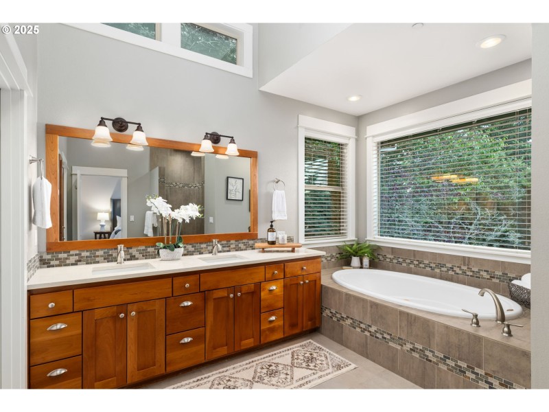 Owner's Suite Bathroom