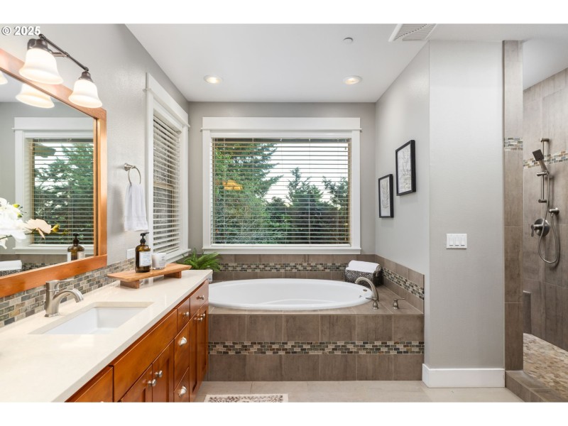 Owner's Suite Bathroom