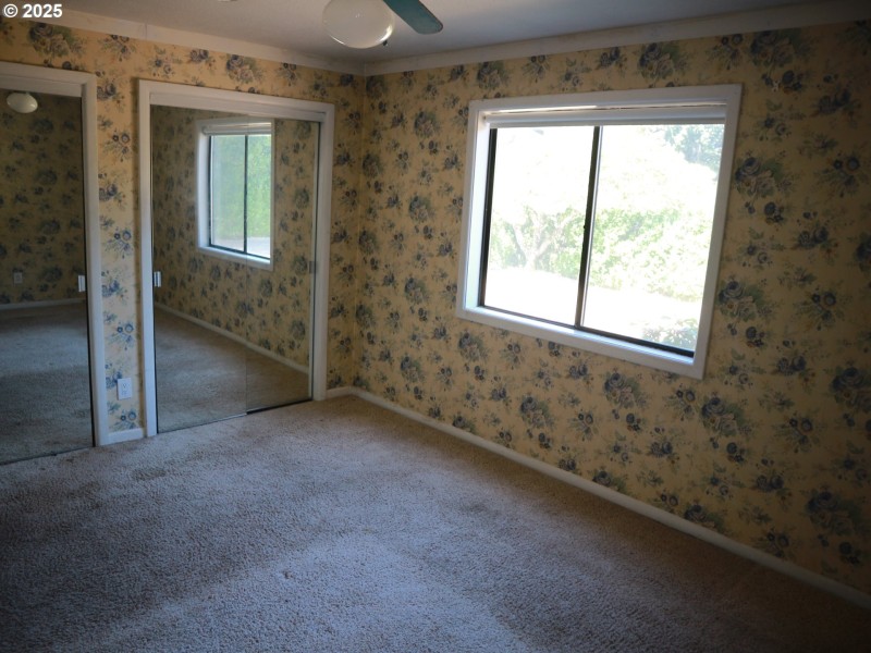 Bedroom, Primary