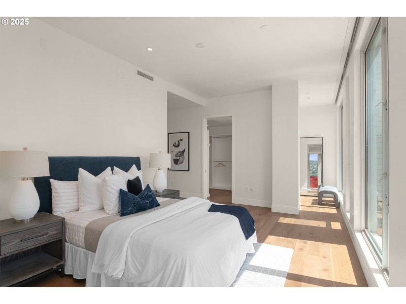 Bedroom, Primary