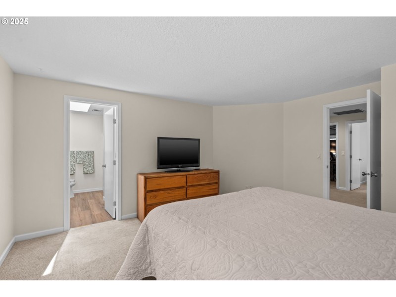 Bedroom, Primary
