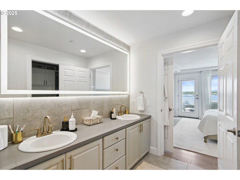 Owner's Suite Bathroom