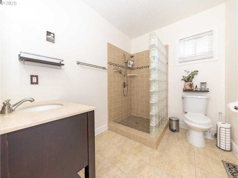 Owner's Suite Bathroom