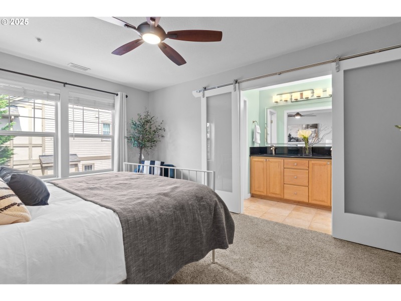 Bedroom, Primary