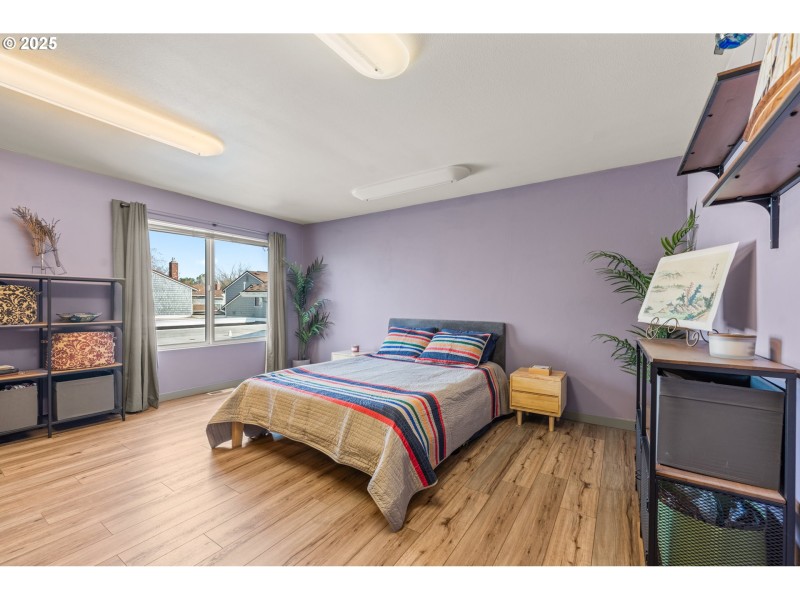 Bedroom, Primary