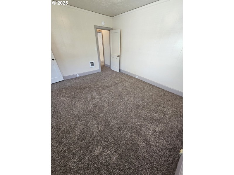 Bedroom, Primary