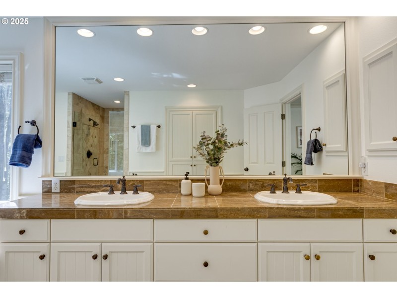 Owner's Suite Bathroom