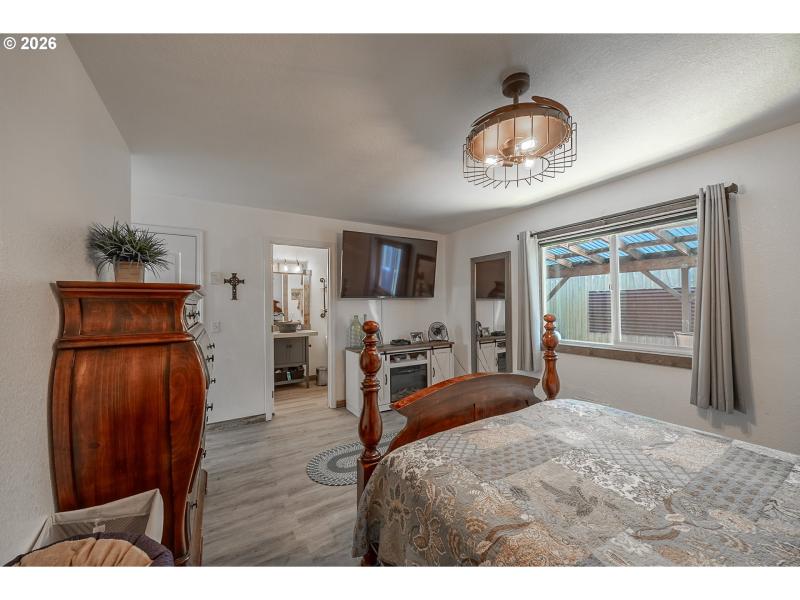 Bedroom, Owner's Suite