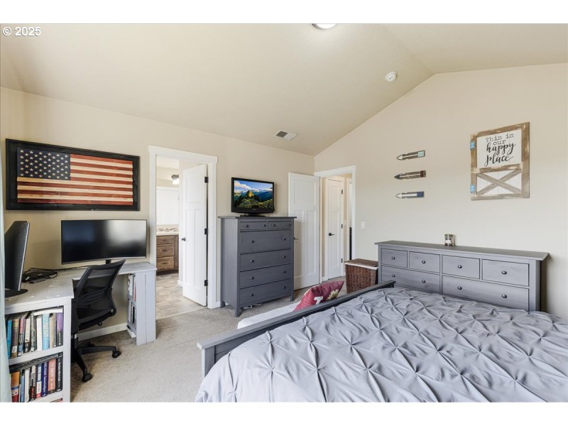 Bedroom, Primary
