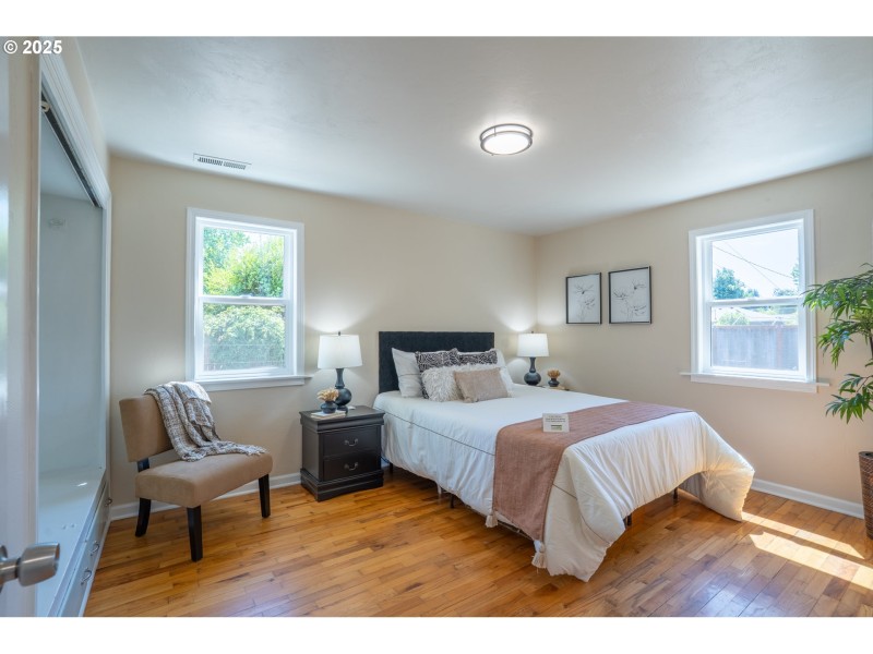 Bedroom, Primary
