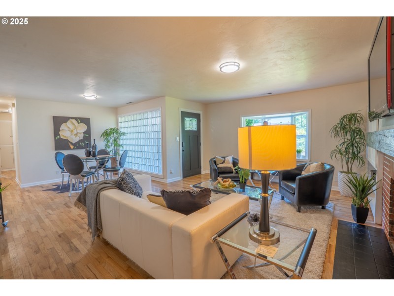 Living Room/Dining Room