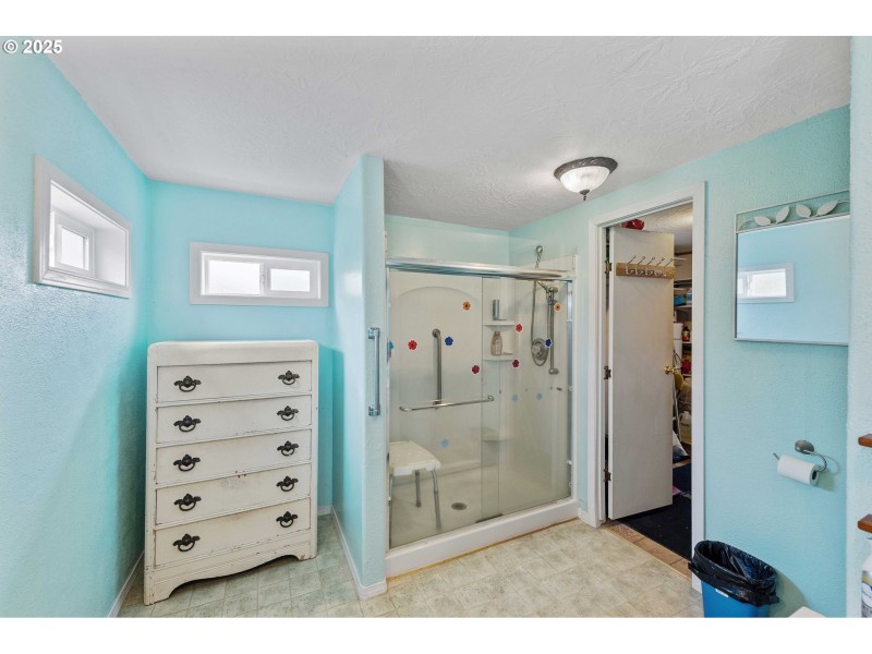 Bathroom, Attached