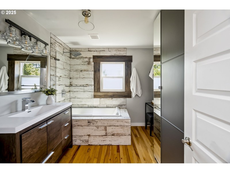 Owner's Suite Bathroom