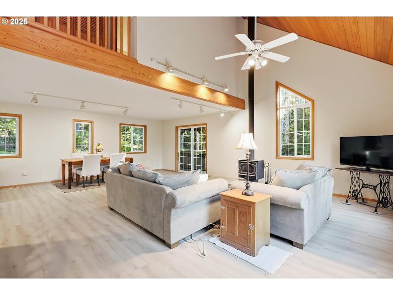 Living Room/Dining Room