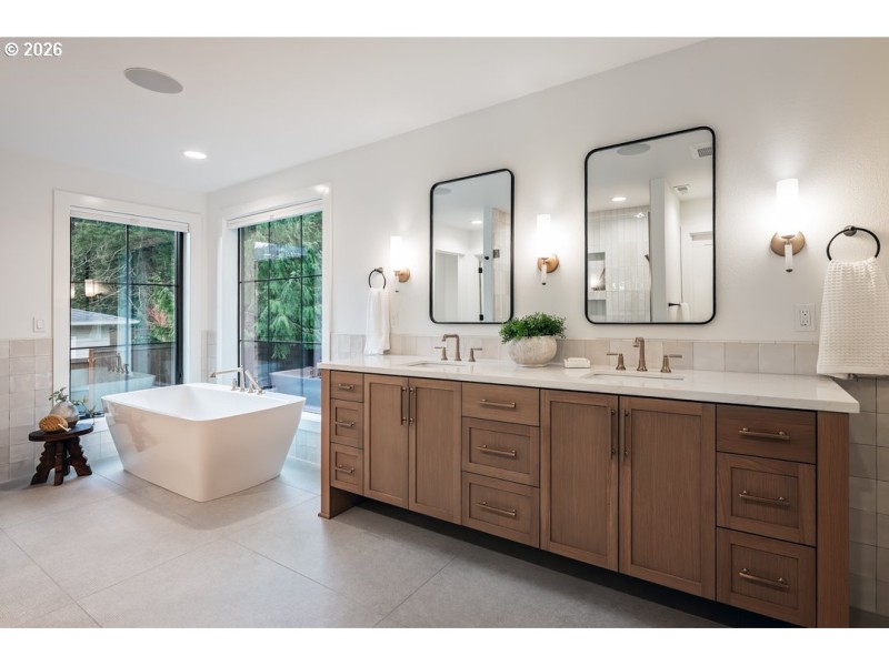 Owner's Suite Bathroom