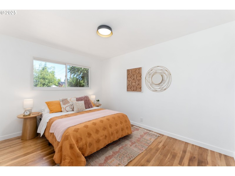 Bedroom, Primary