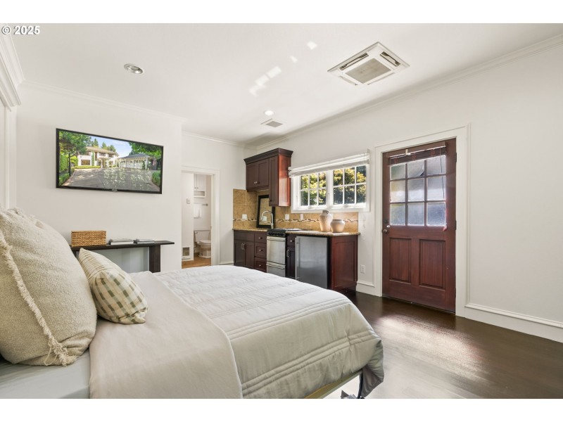 Guest Quarters