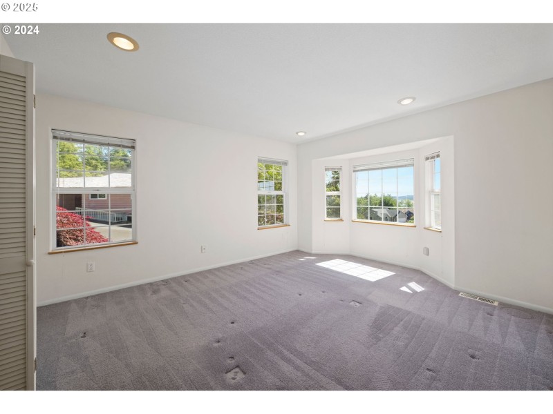 Bedroom, Primary