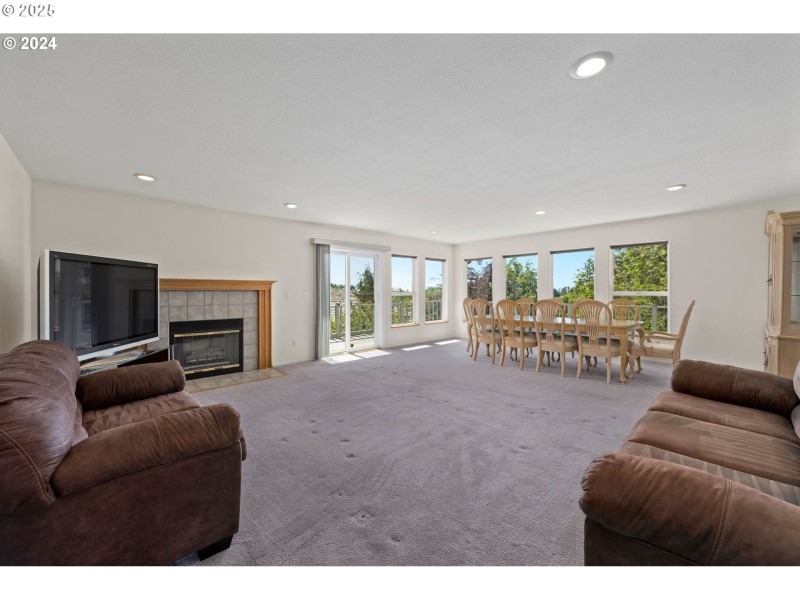 Living Room/Dining Room