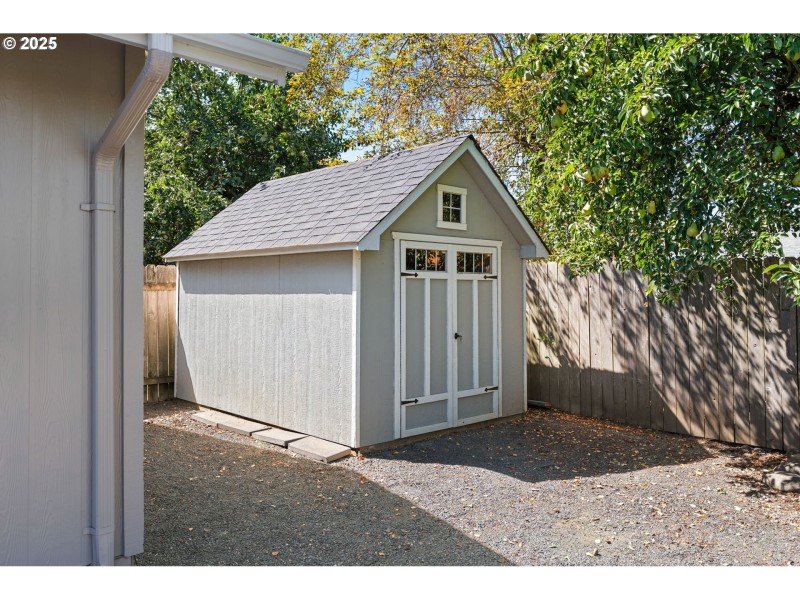 Shed