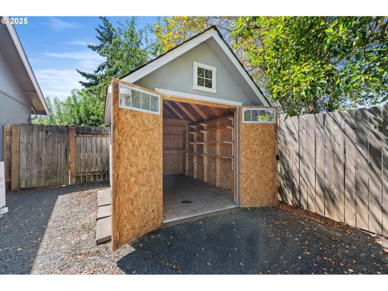 Shed