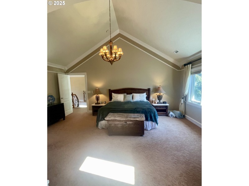 Bedroom, Primary