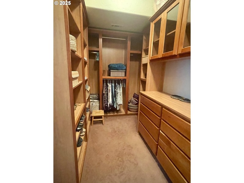 Bedroom, Primary