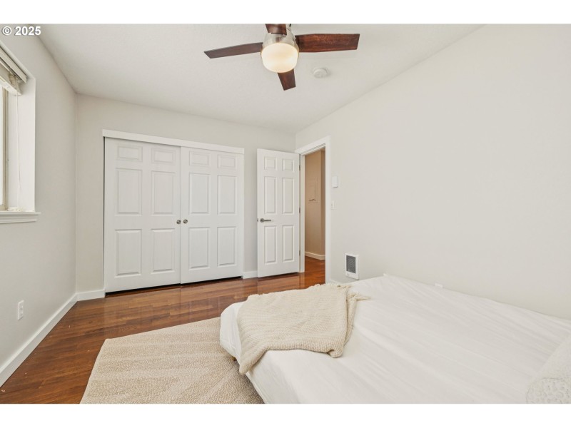 Bedroom, Primary