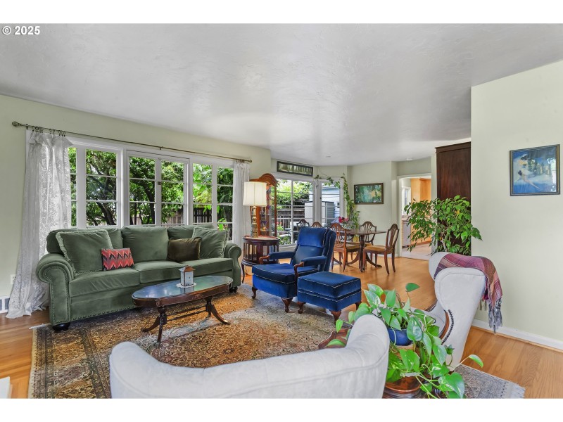 Living Room/Dining Room