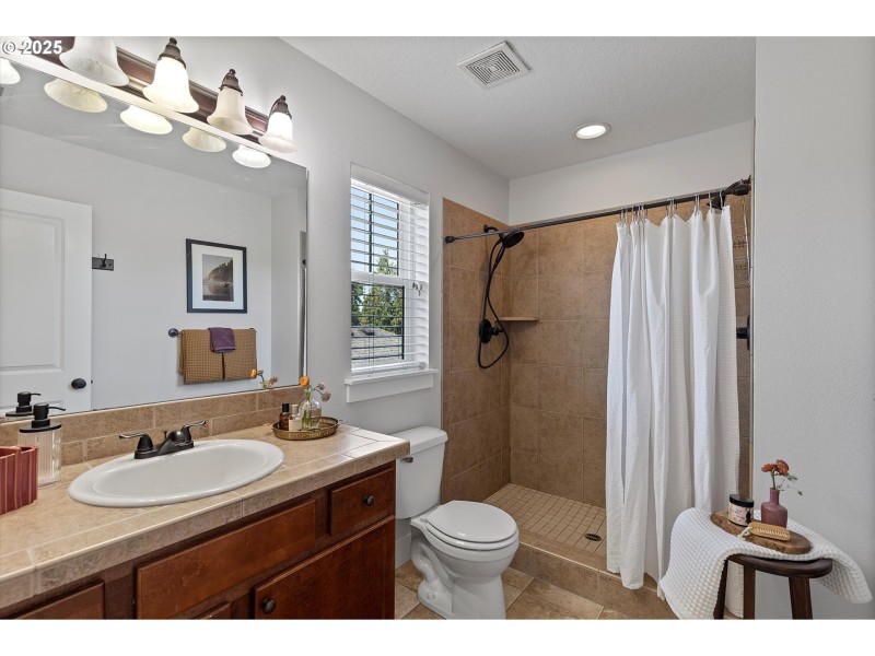 Bathroom, Attached