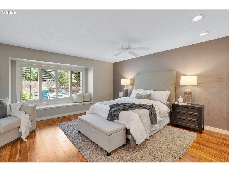 Bedroom, Primary
