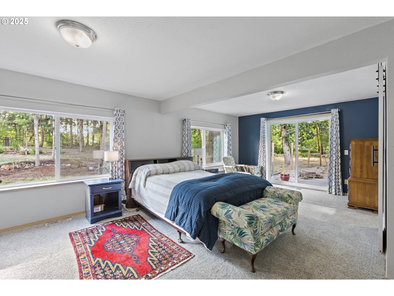 Bedroom, Primary