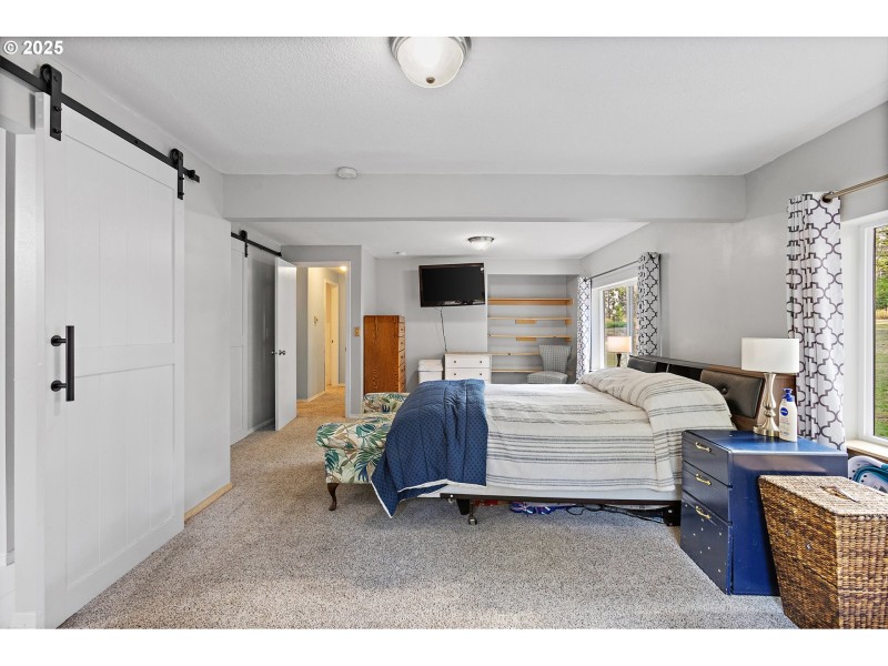 Bedroom, Primary