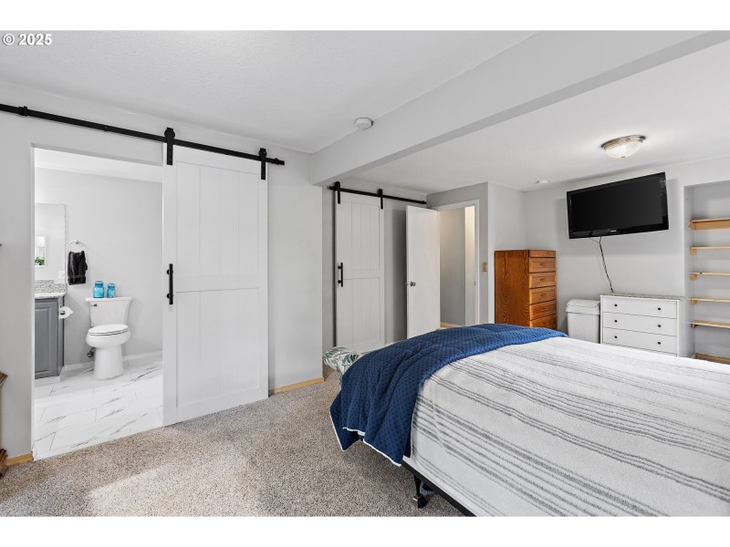 Bathroom, Attached