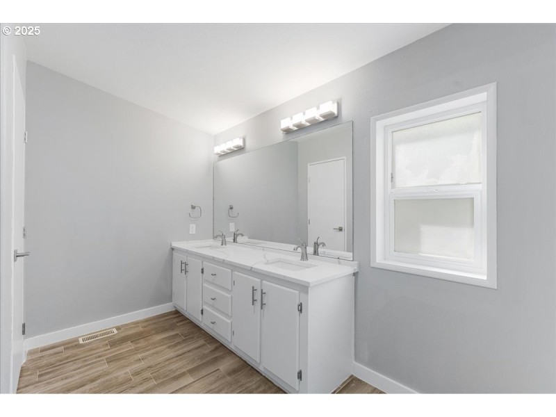 Owner's Suite Bathroom