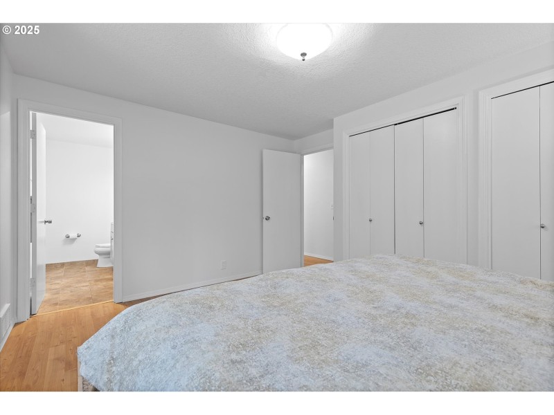 Bedroom, Primary