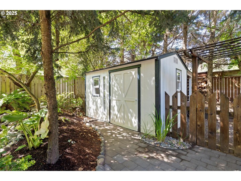 Shed