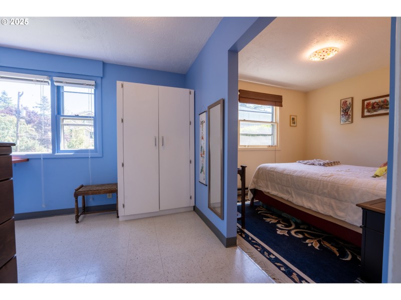 Bedroom, Primary