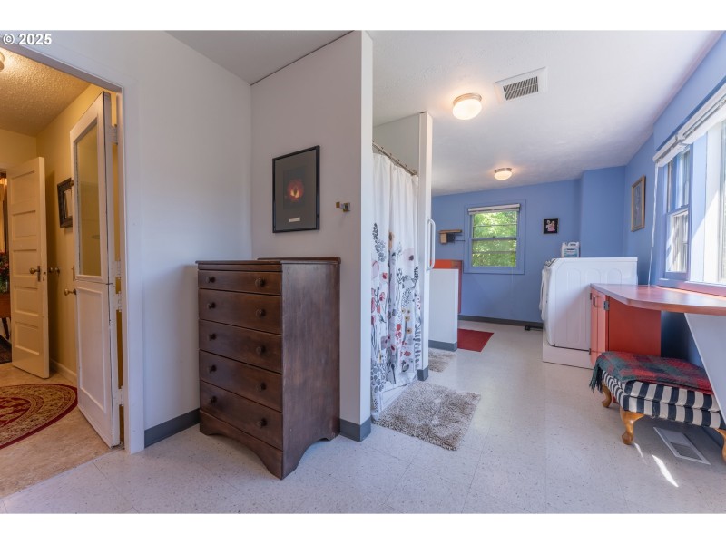Bathroom, Attached