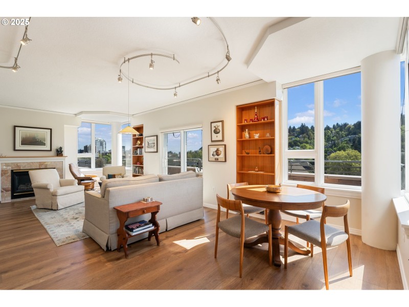 Living Room/Dining Room