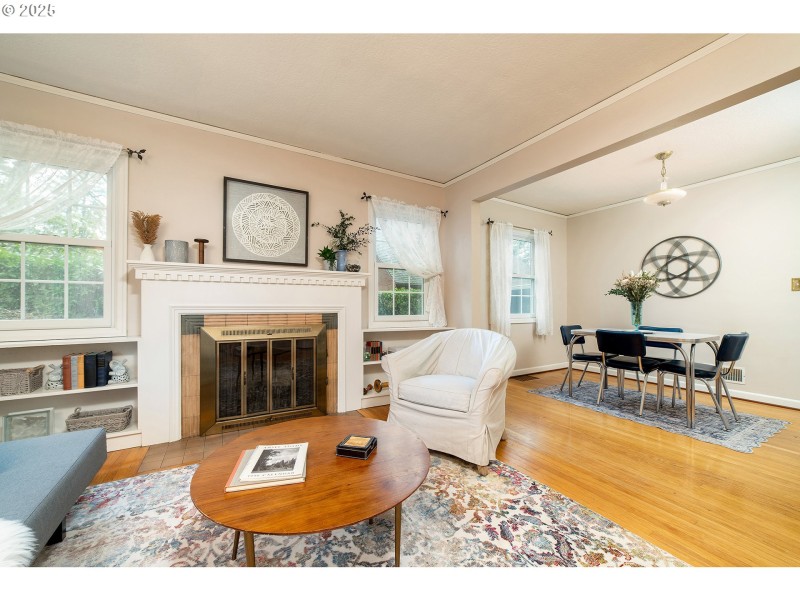 Living Room/Dining Room