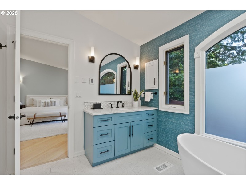 Owner's Suite Bathroom