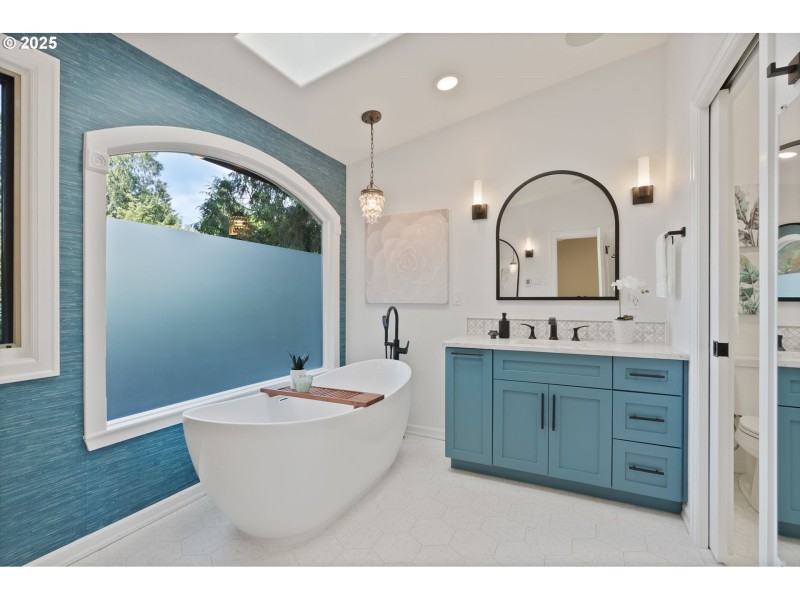 Owner's Suite Bathroom