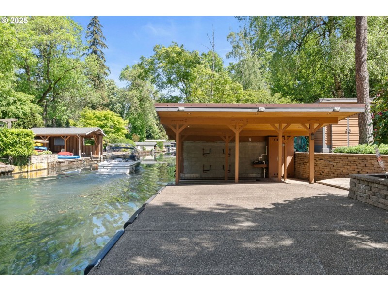 Lake Access Deeded