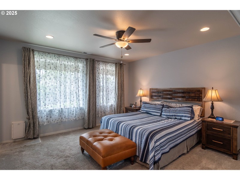 Bedroom, Primary
