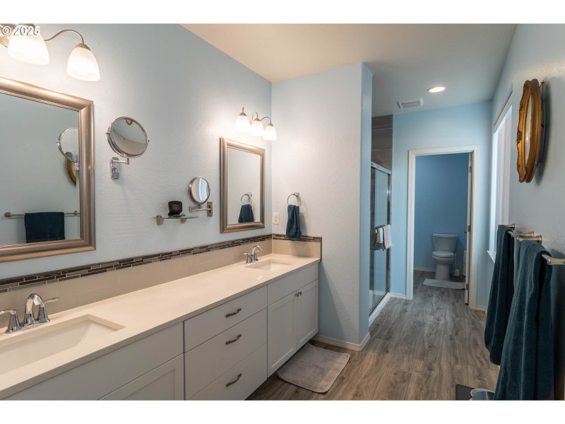 Bathroom, Attached