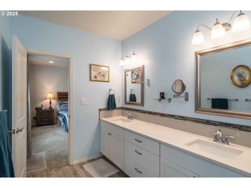 Bathroom, Attached