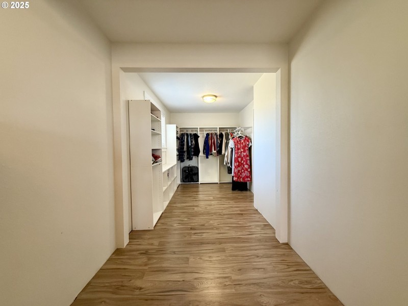 Bedroom, Primary